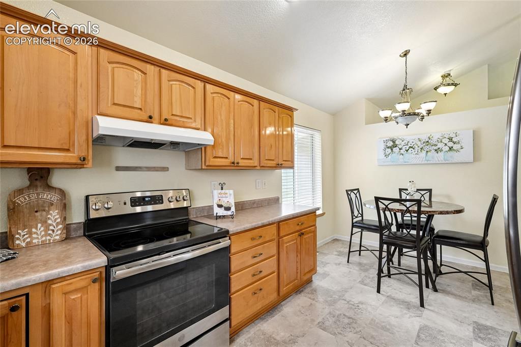 Image 11 of 35: Kitchen