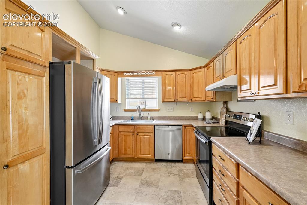 Image 12 of 35: Kitchen