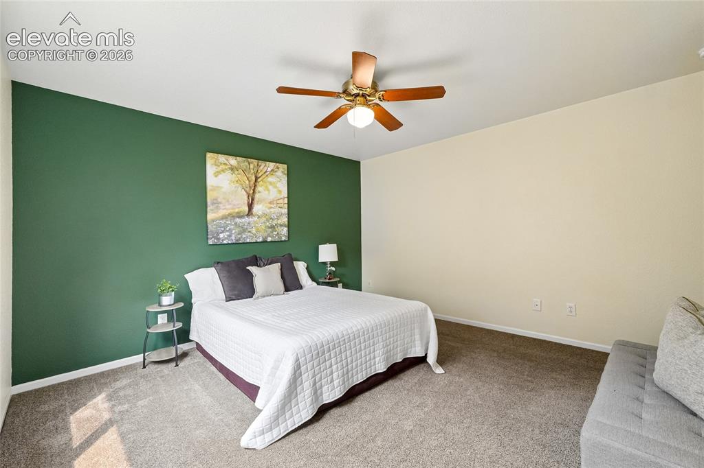 Image 16 of 35: Bedroom