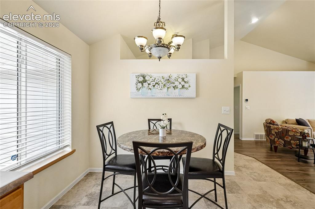 Image 7 of 35: Dining Area