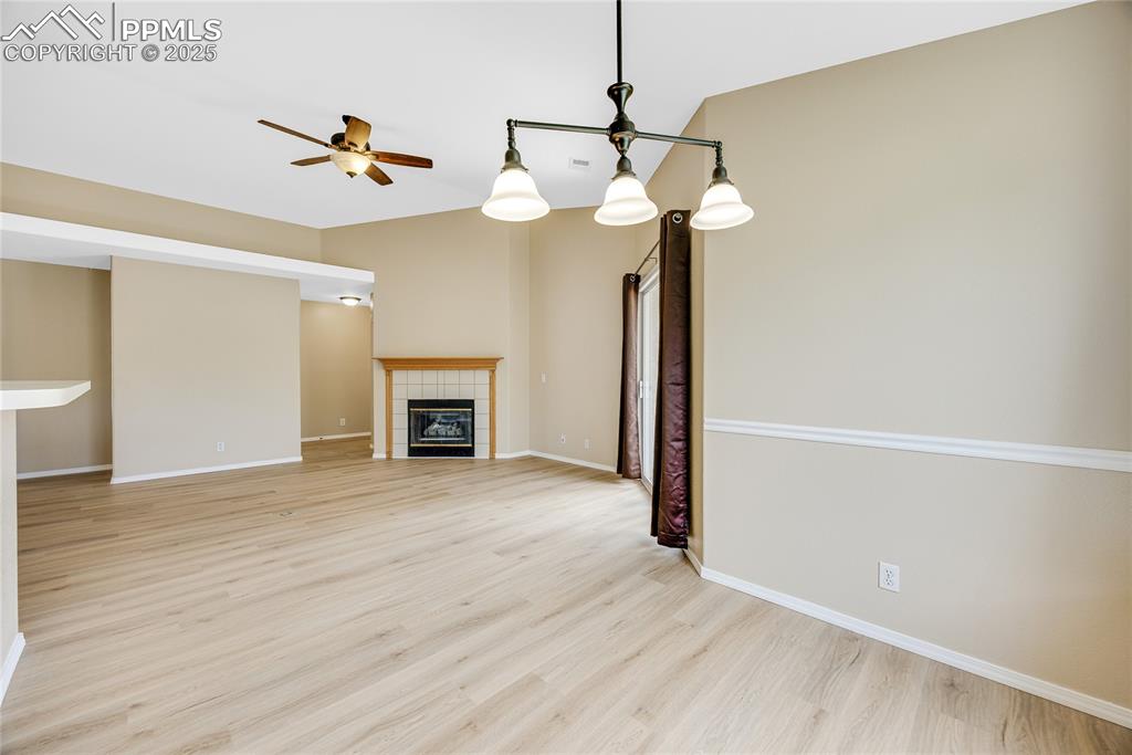 Image 10 of 30: Living Room