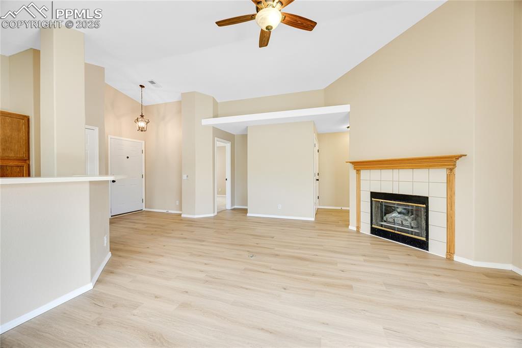Image 7 of 30: Living Room