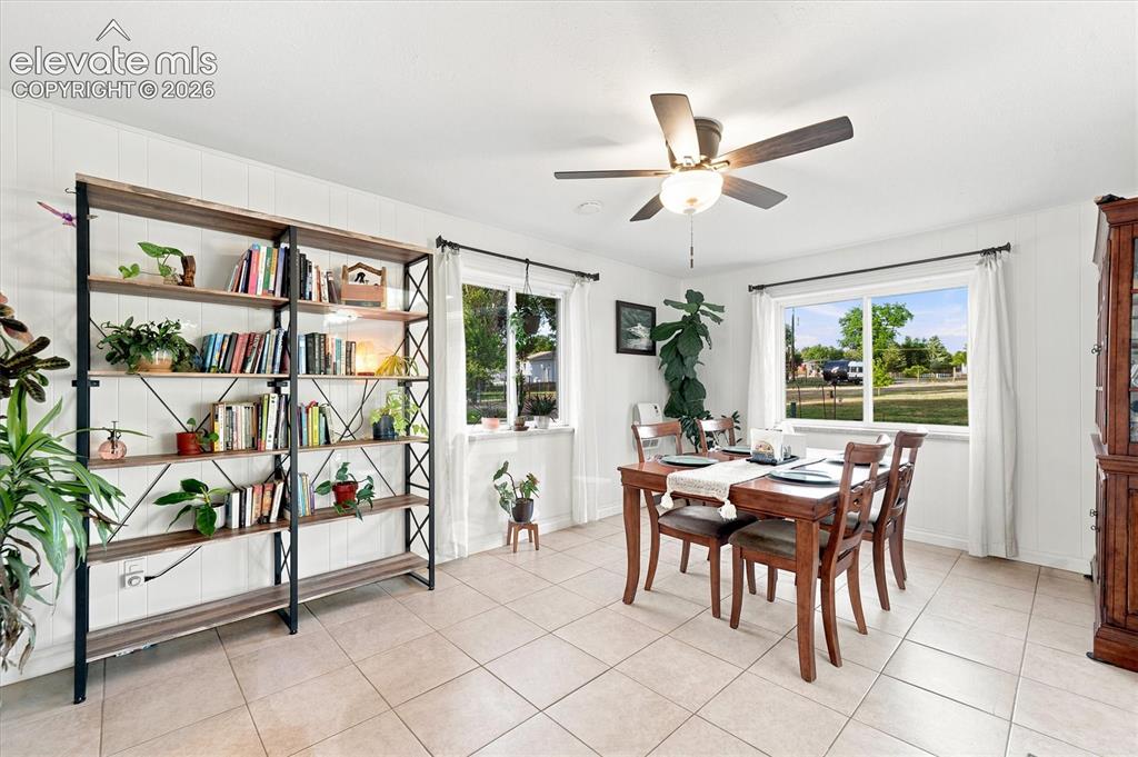 Image 11 of 48: Dining Area