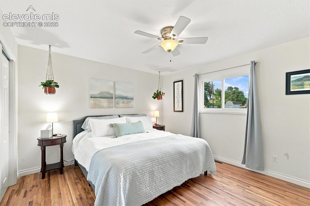 Image 17 of 48: Bedroom