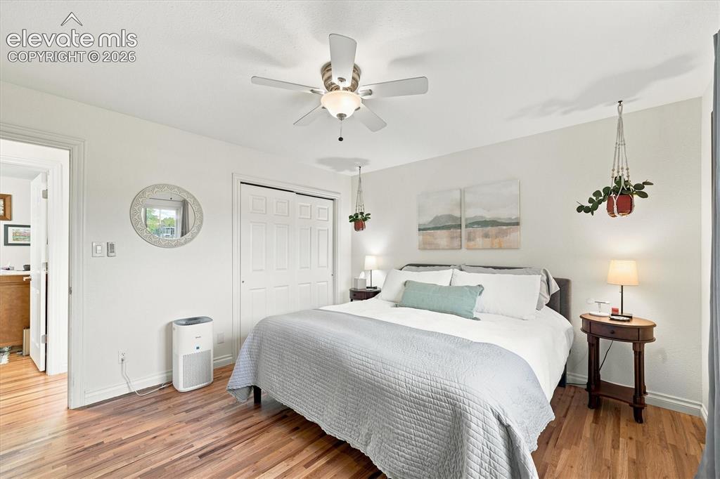 Image 18 of 48: Bedroom