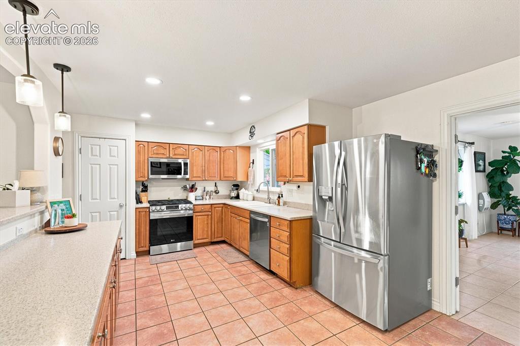 Image 8 of 48: Kitchen