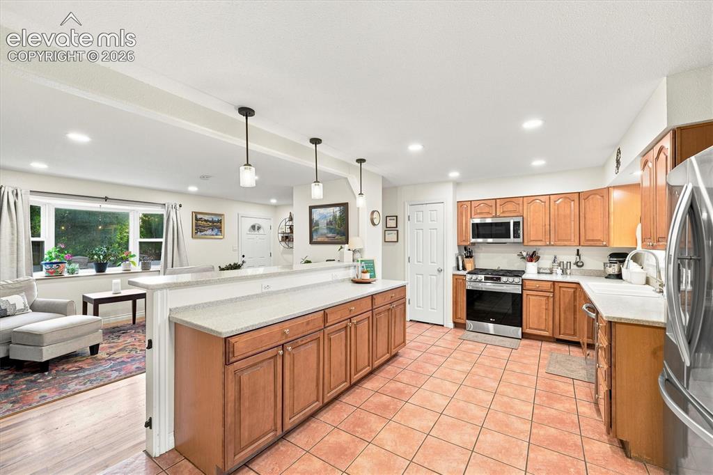 Image 9 of 48: Kitchen