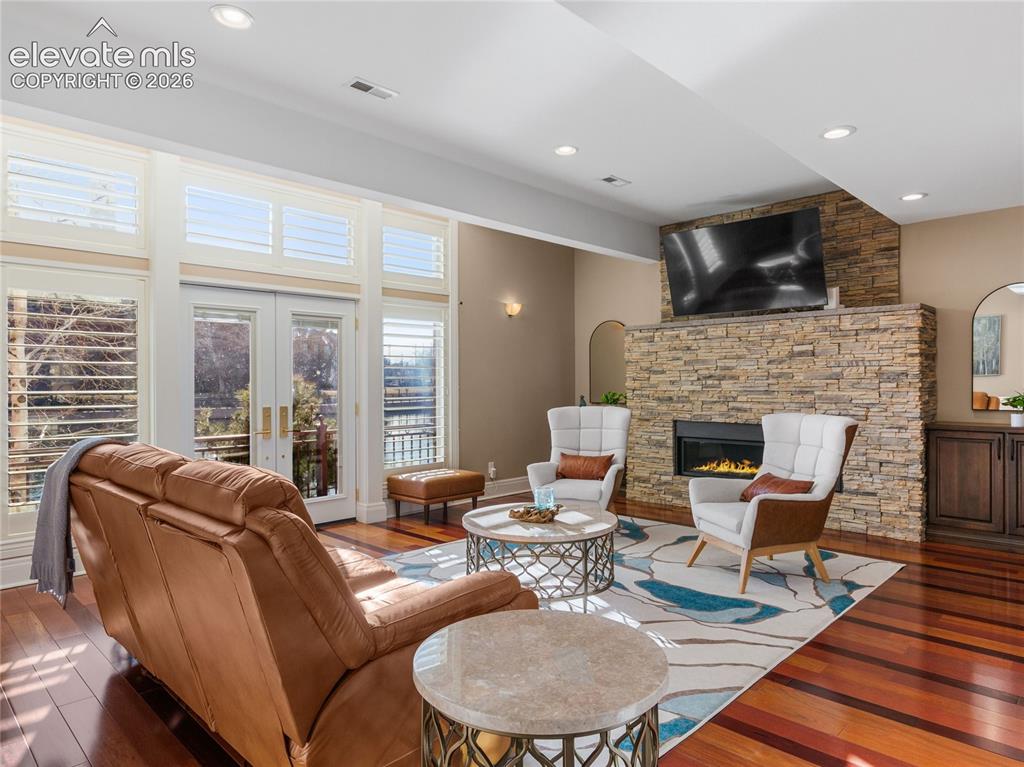 Image 4 of 33: Floorplan-Upper Floor