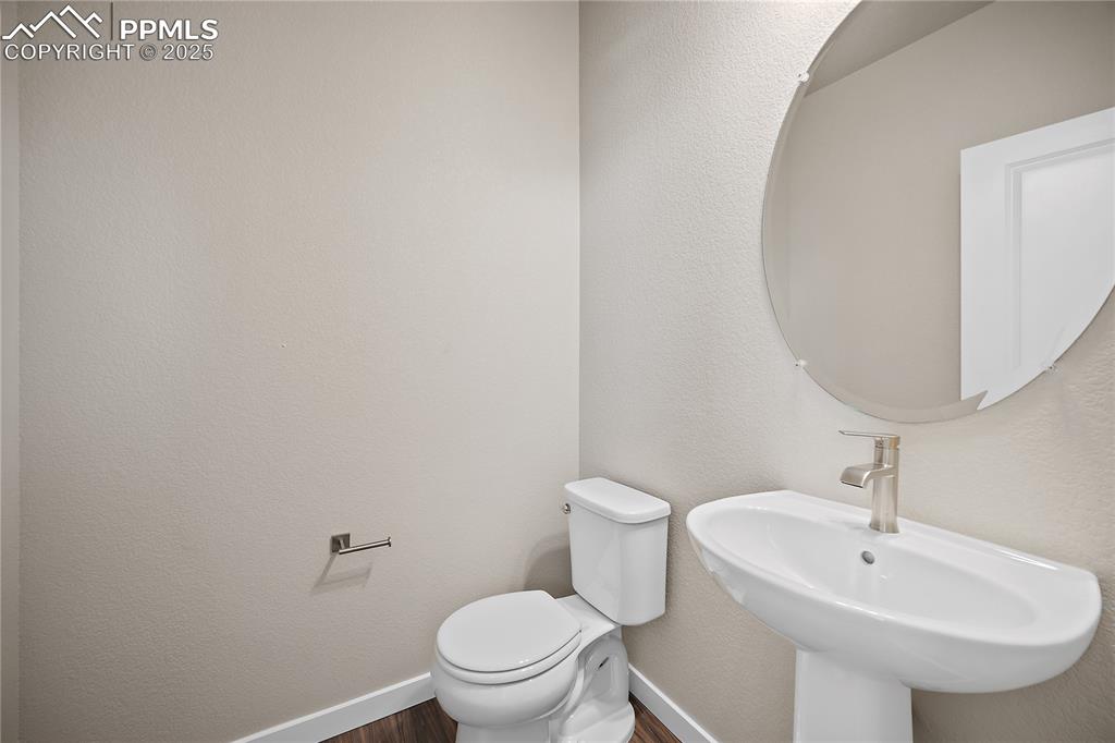 Image 6 of 23: Bathroom