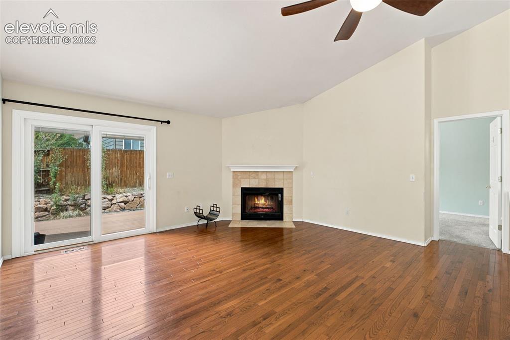 Image 14 of 36: Living Room