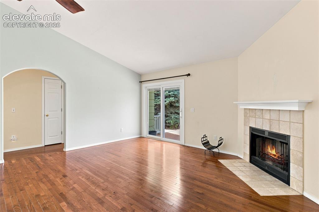 Image 15 of 36: Living Room