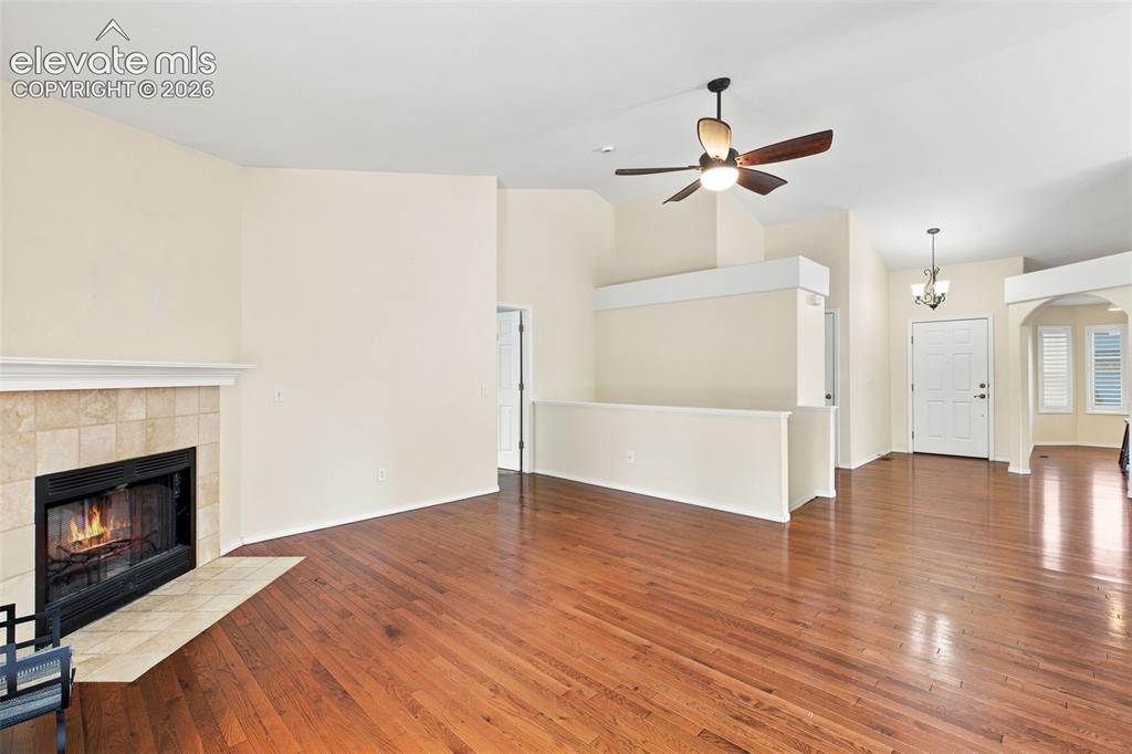 Image 16 of 36: Living Room