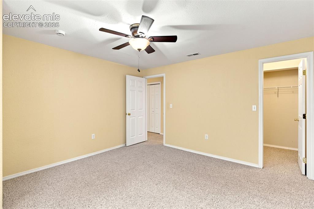 Image 26 of 36: Bedroom