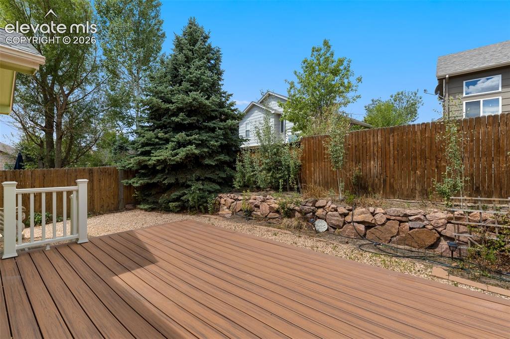 Image 33 of 36: Deck