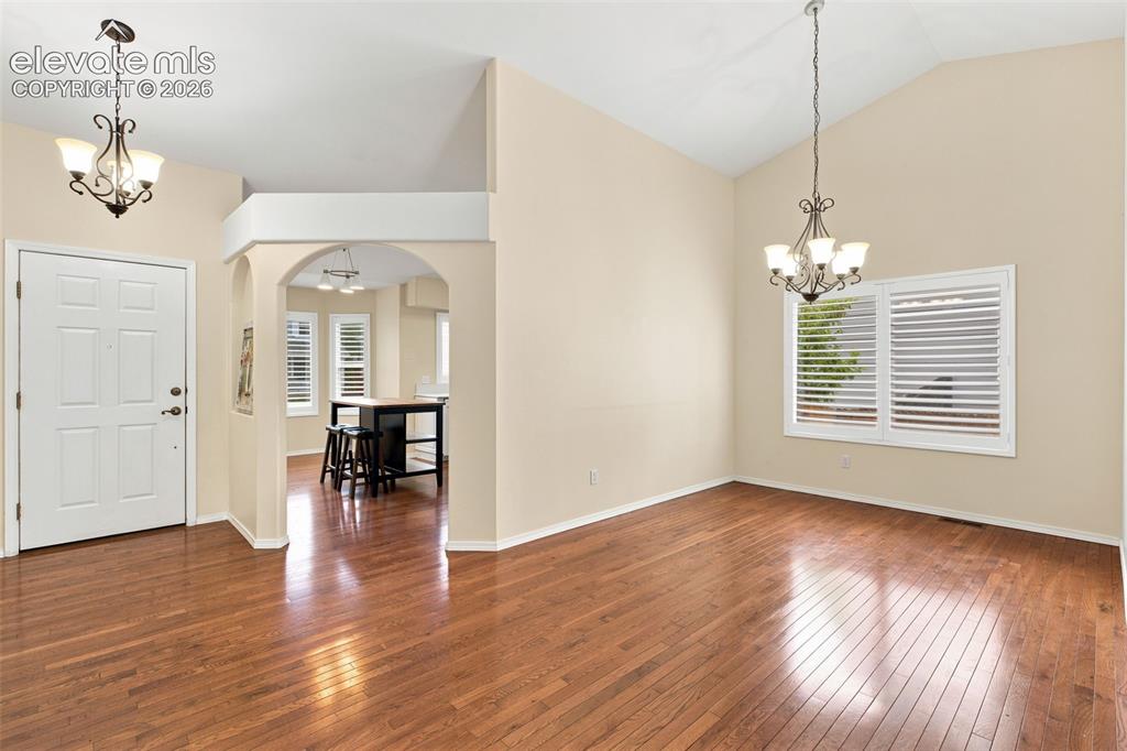 Image 9 of 36: Entry