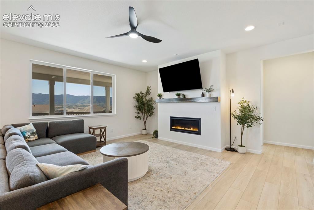Image 10 of 49: Living Room