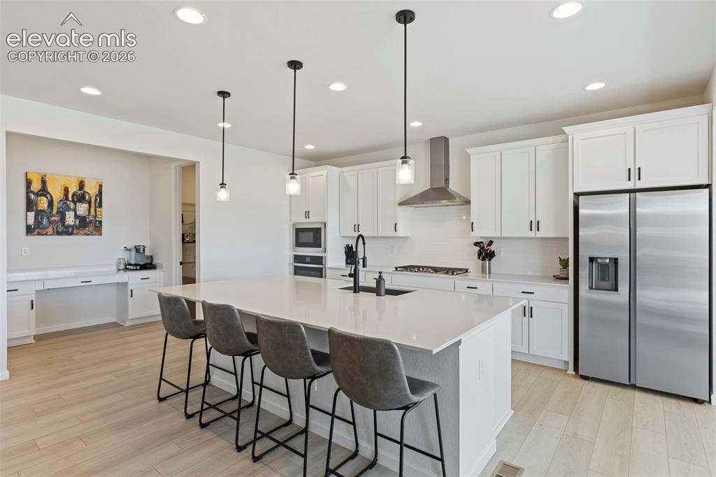 Image 16 of 49: Kitchen