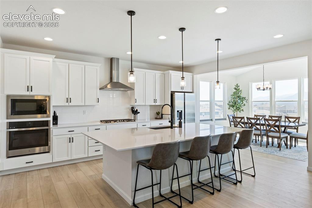 Image 17 of 49: Kitchen
