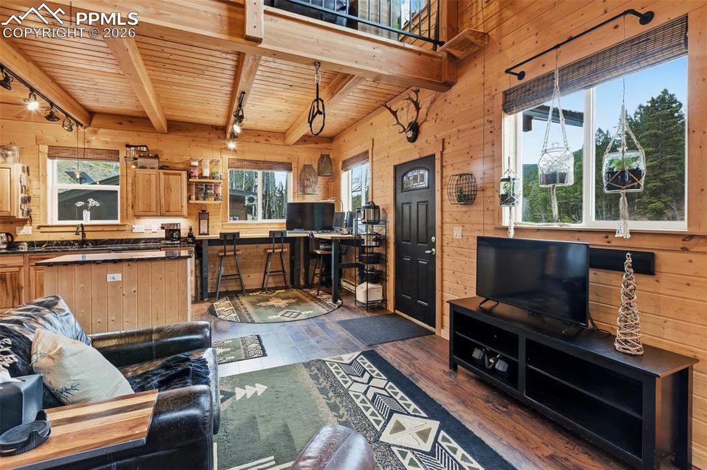 Image 3 of 50: Front of Structure