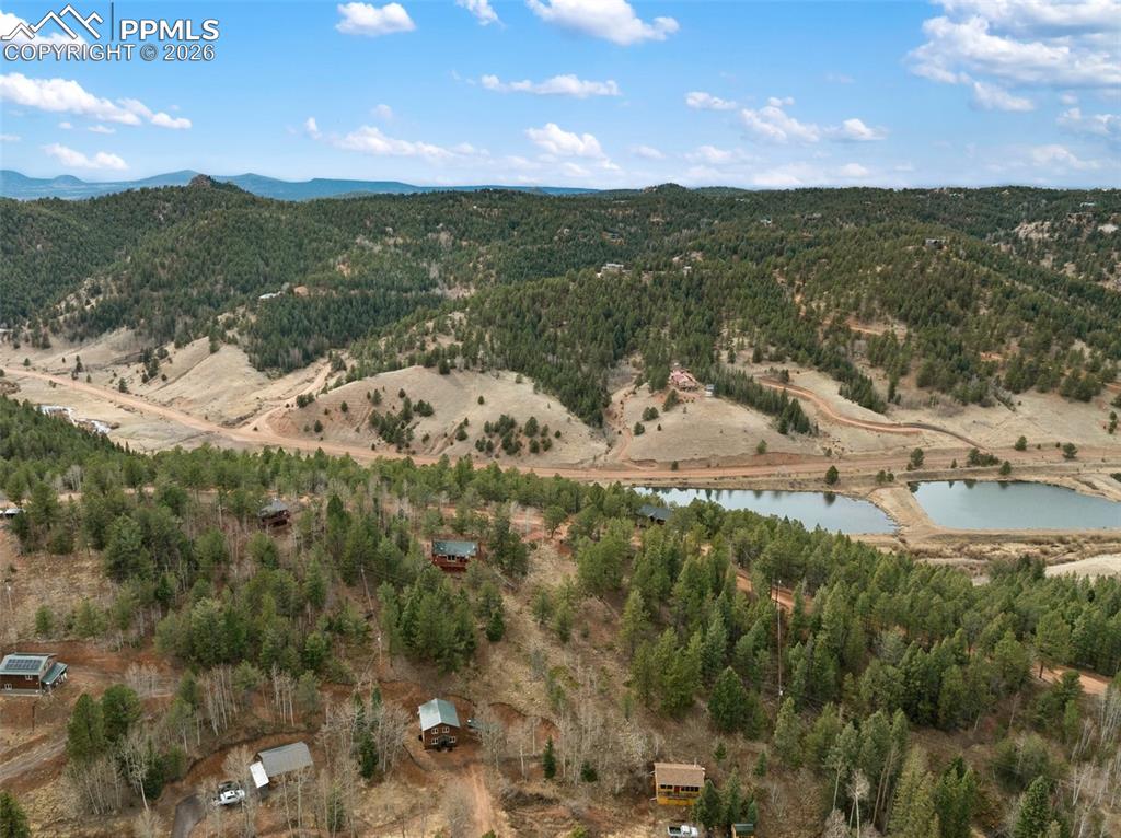 Image 35 of 50: Entry