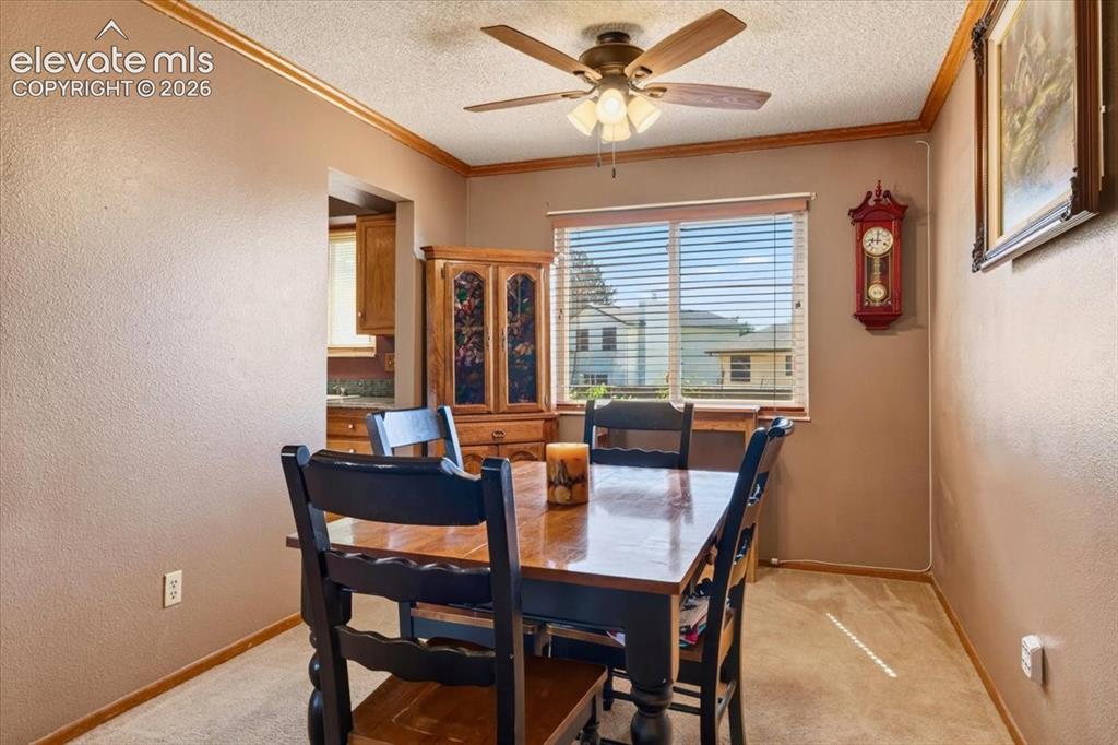 Image 14 of 49: Dining Area