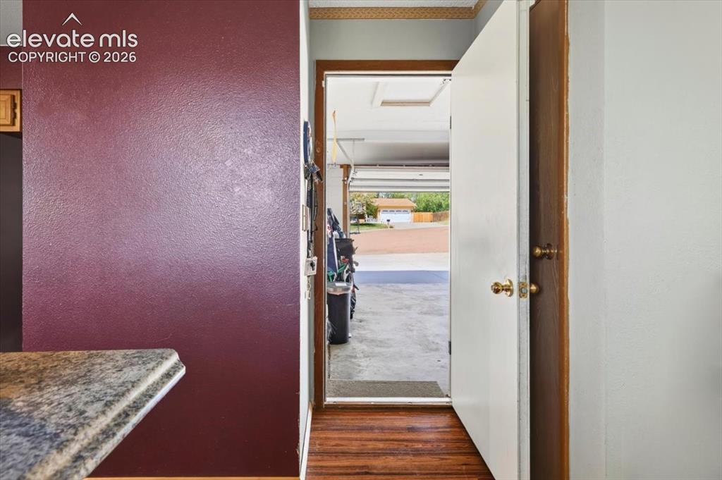 Image 19 of 49: Entry