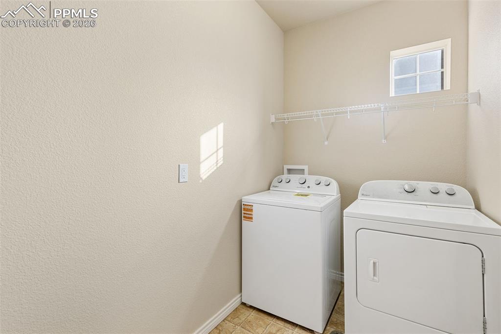 Image 22 of 32: Laundry