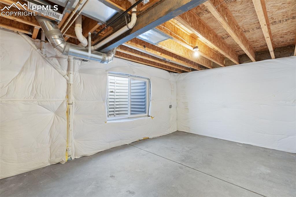 Image 30 of 32: Unfinished area is GREAT! 