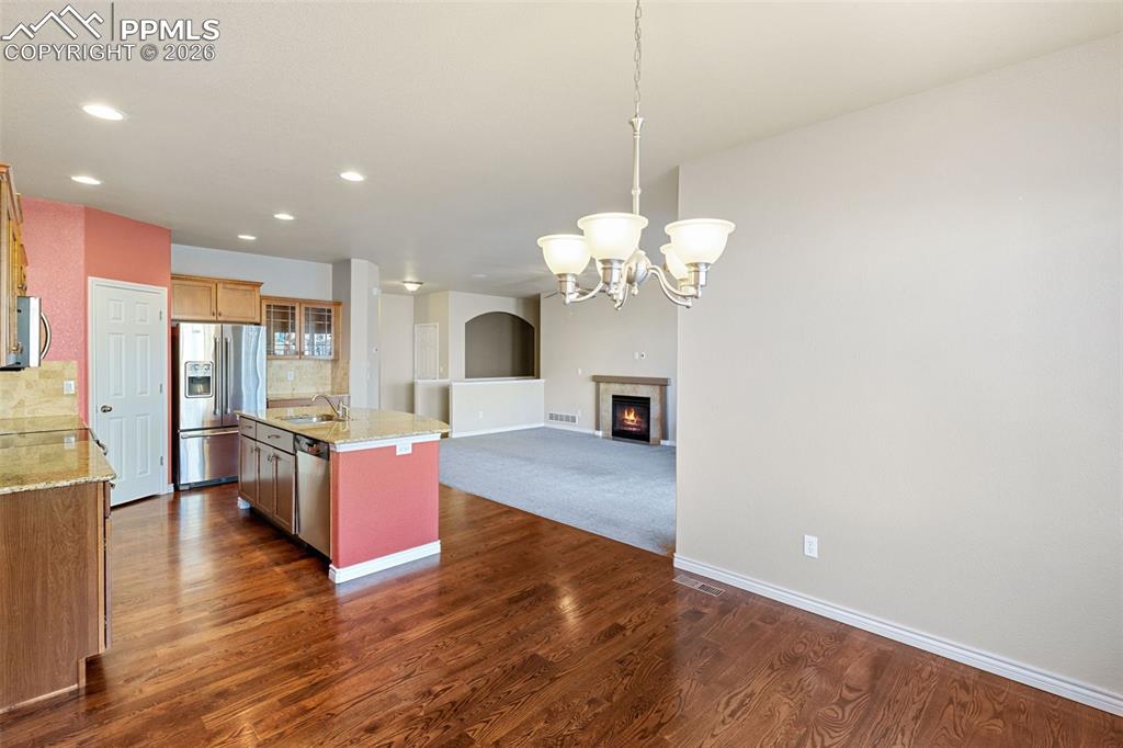 Image 8 of 32: Kitchen