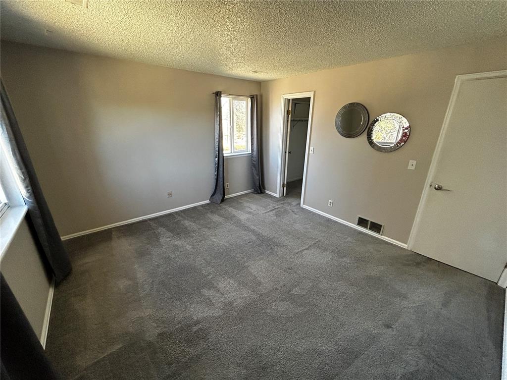 Image 10 of 16: Bedroom