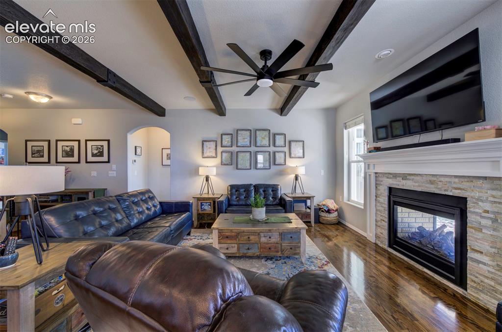Image 10 of 45: Living Room