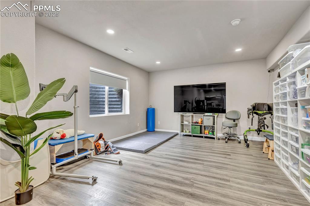 Image 27 of 33: No Description Available