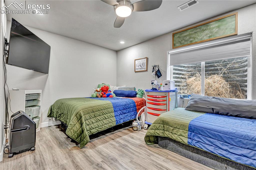 Image 30 of 33: No Description Available