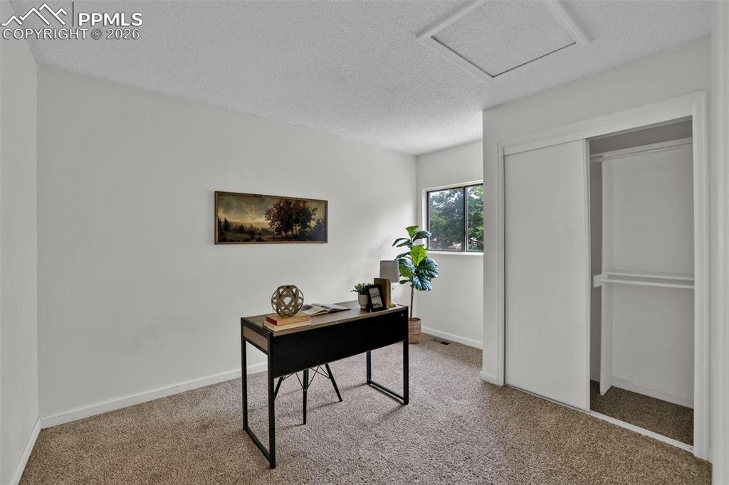 Image 20 of 41: Office