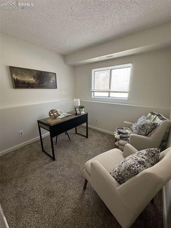 Image 22 of 41: Office