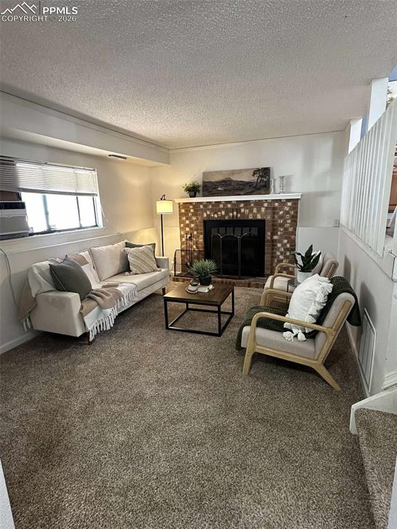 Image 23 of 41: Living Room