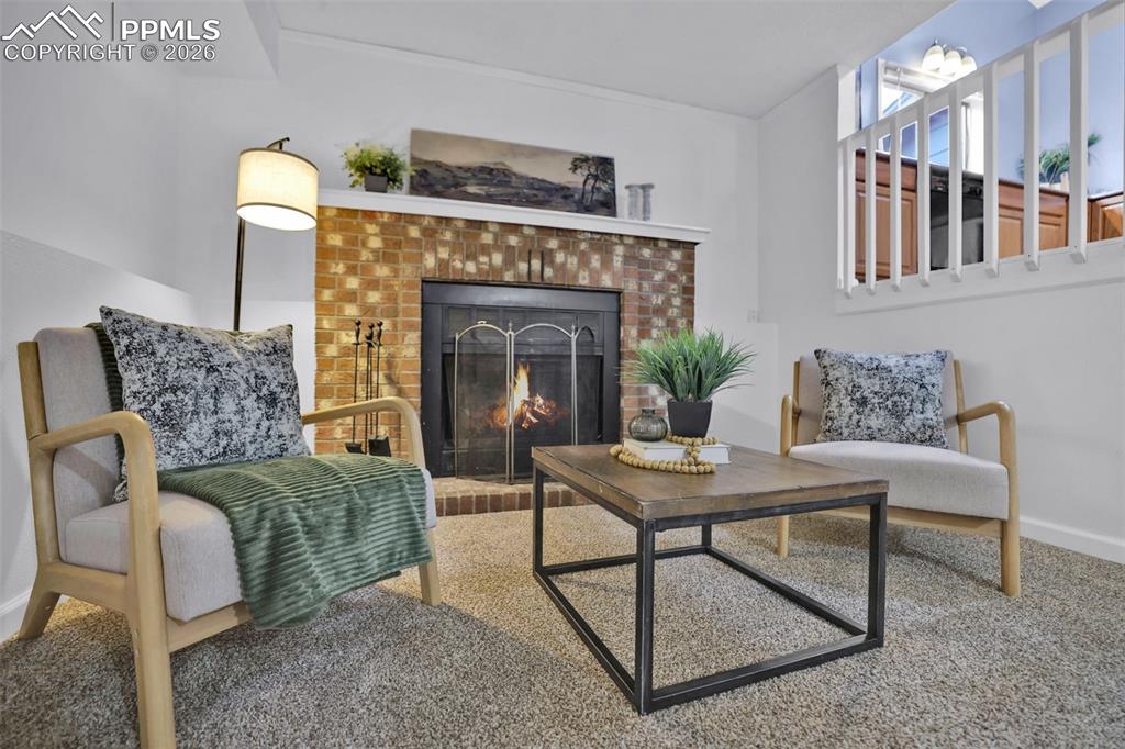 Image 25 of 41: Sitting Room