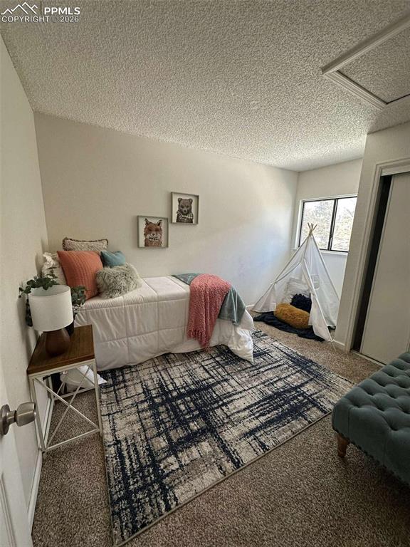 Image 26 of 41: Bedroom