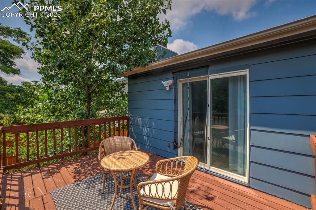 Image 30 of 41: Deck