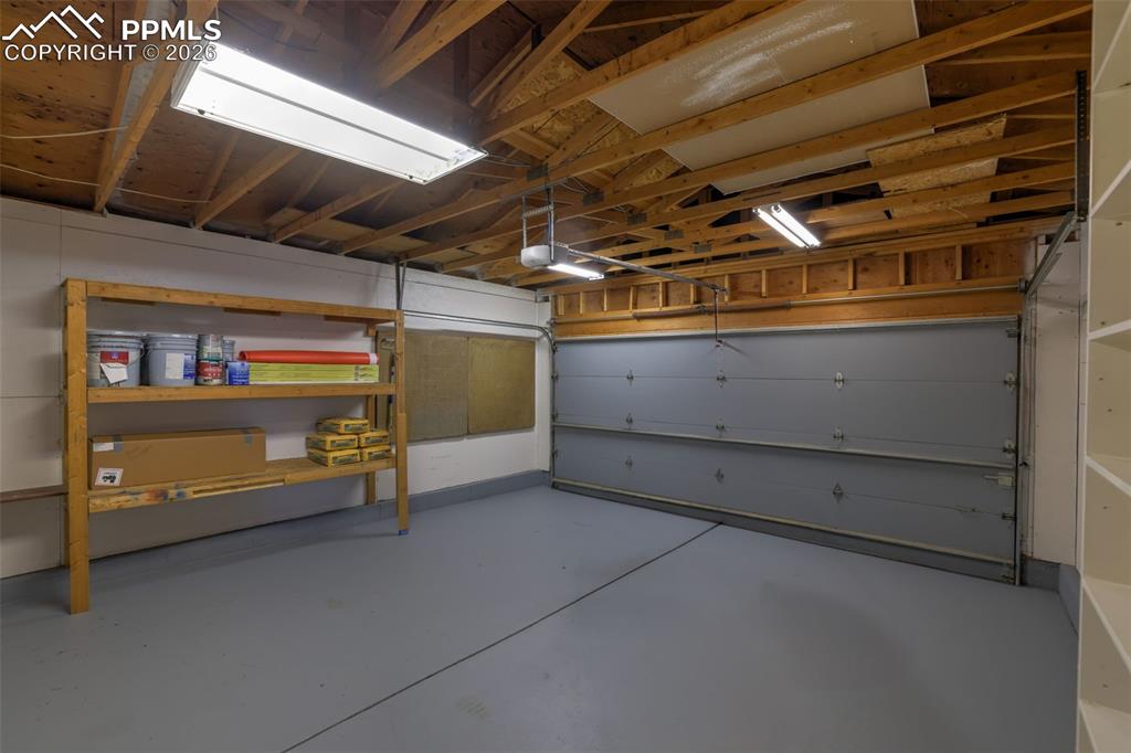 Image 41 of 41: Garage