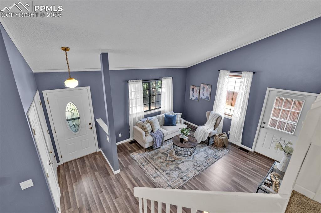 Image 8 of 41: Entry