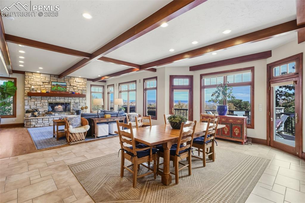 Image 19 of 50: Dining Area