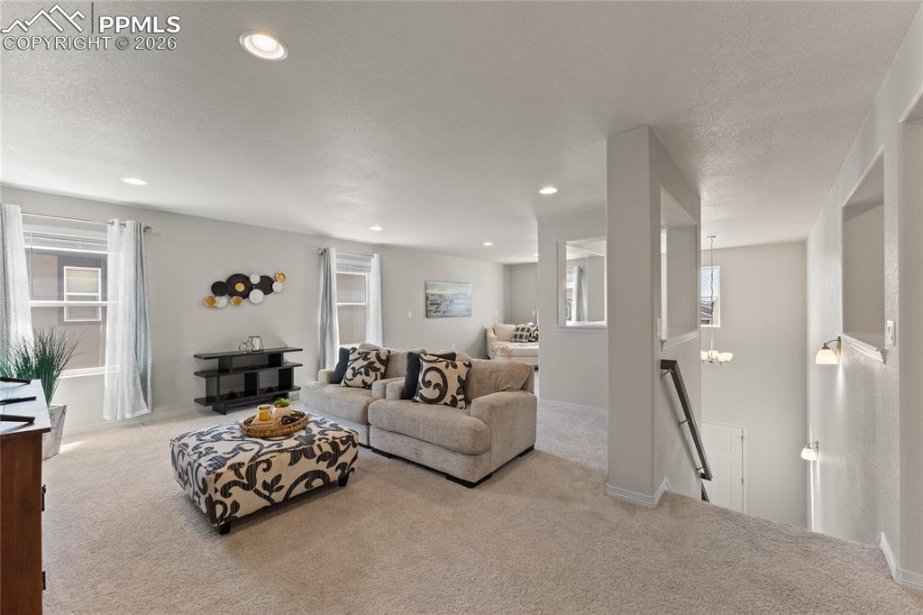 Image 21 of 50: Living Room