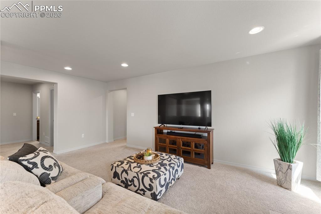 Image 22 of 50: Living Room