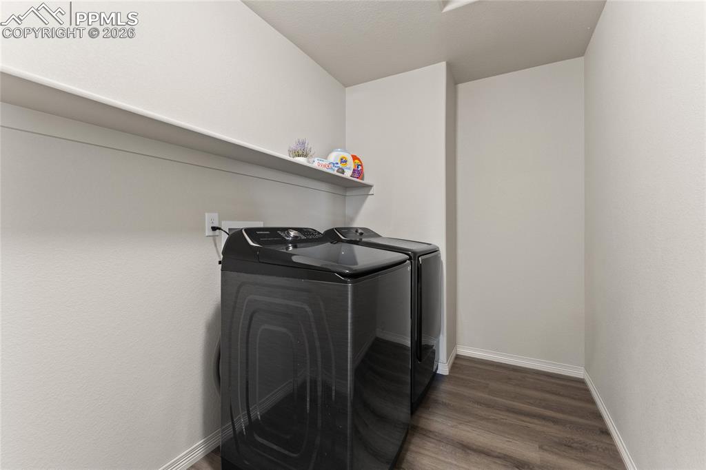 Image 34 of 50: Laundry