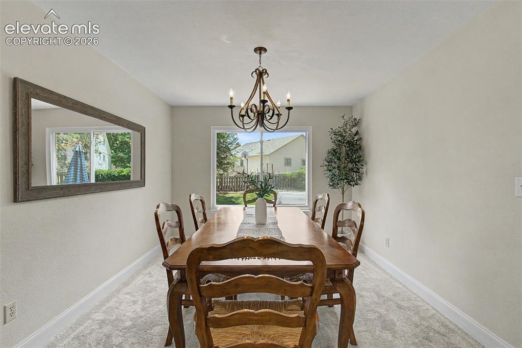 Image 15 of 40: Dining Area
