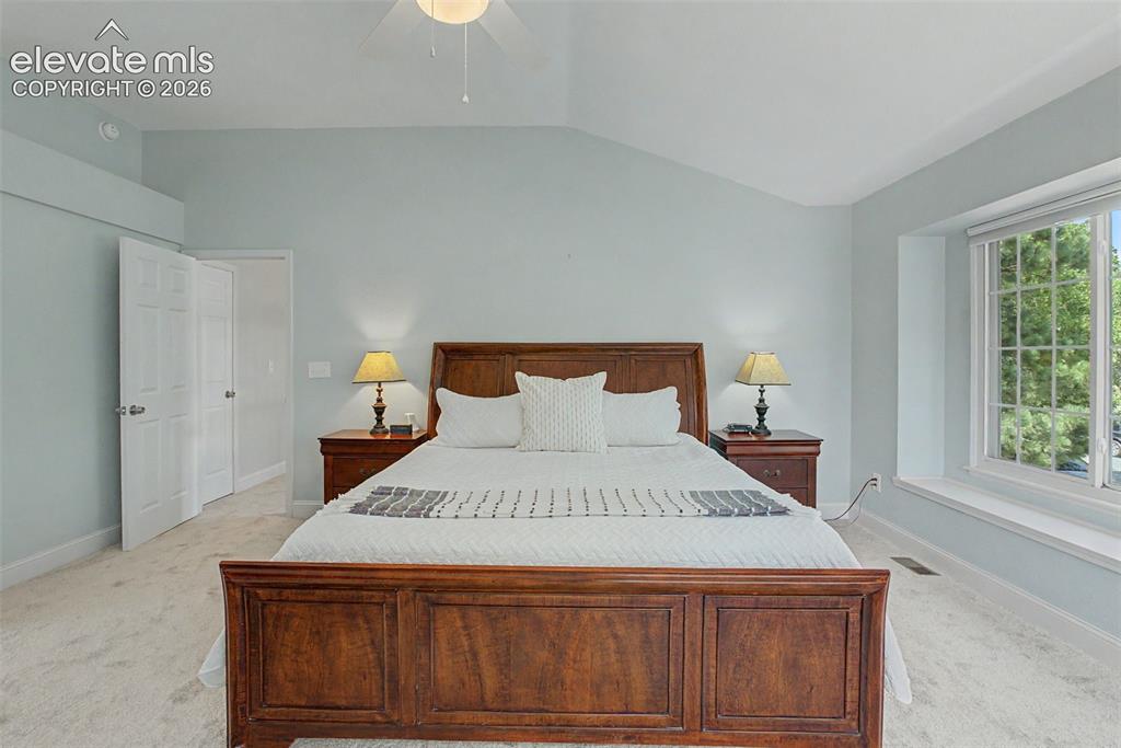 Image 18 of 40: Bedroom