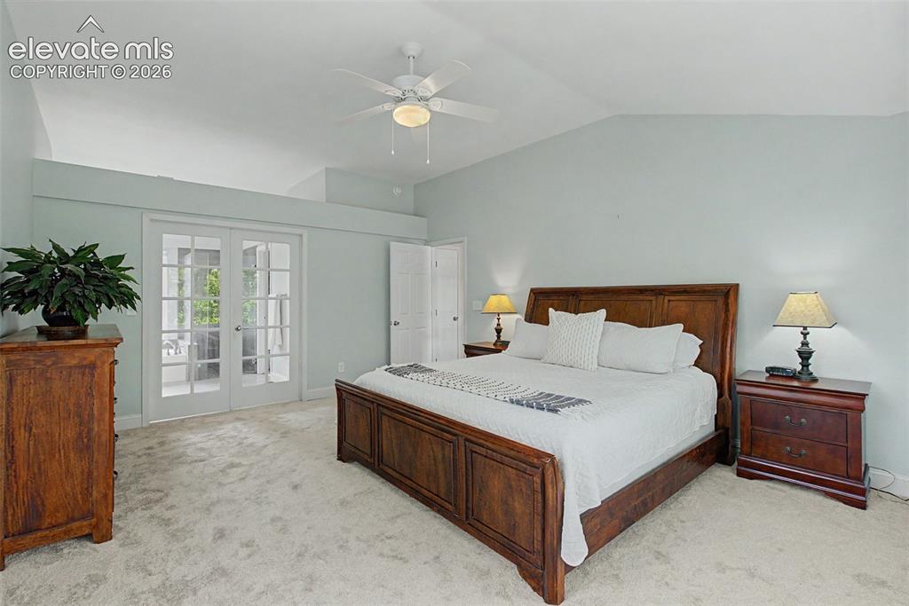 Image 19 of 40: Bedroom