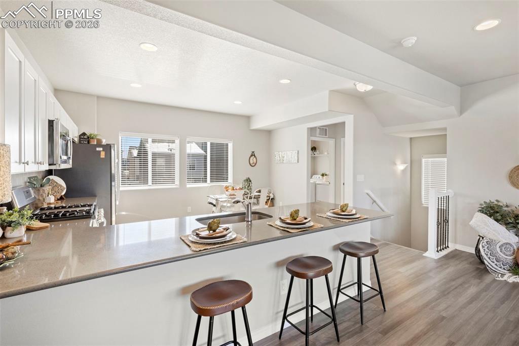 Image 14 of 35: Kitchen