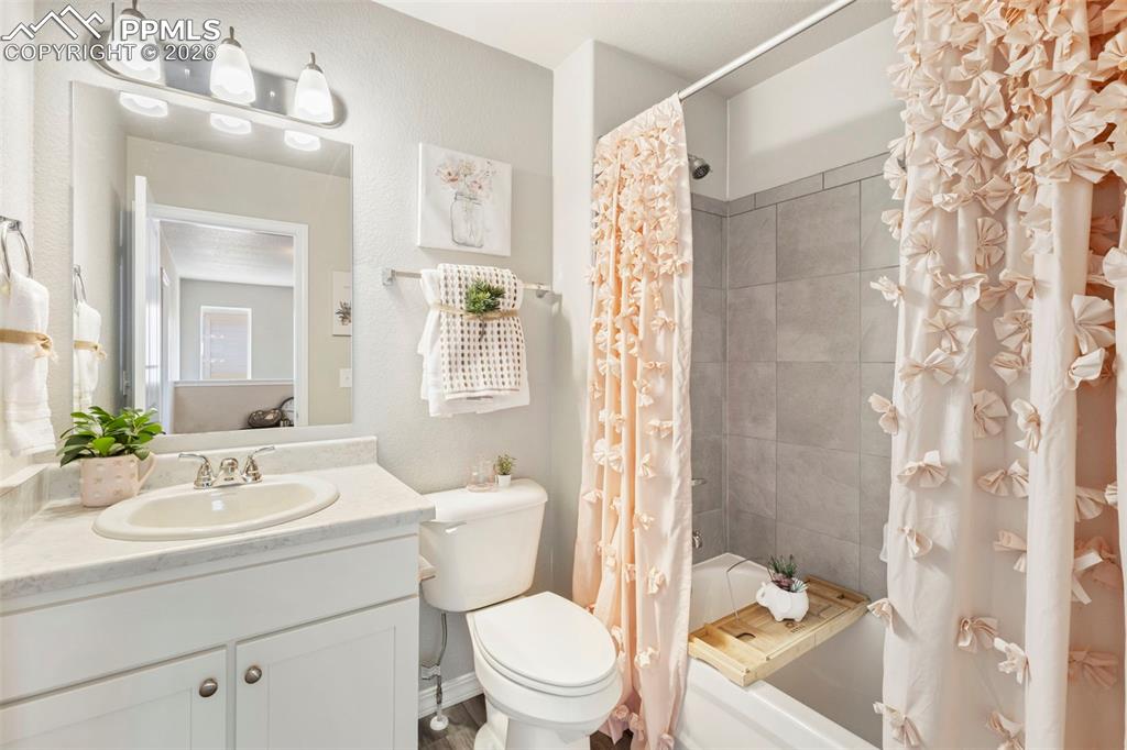 Image 33 of 35: 2nd full bathroom in upper floor.